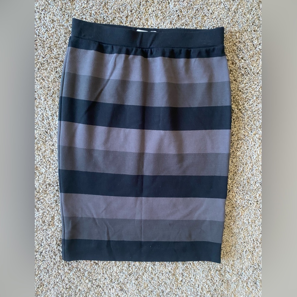 Accepting offers- Elle Black and Gray Pencil Skirt